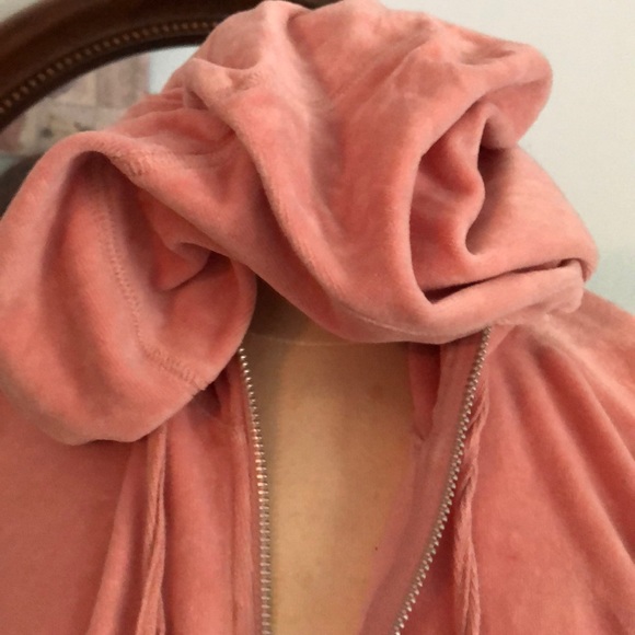 Jennifer Lopez (JLo) sweatsuit - Picture 7 of 8